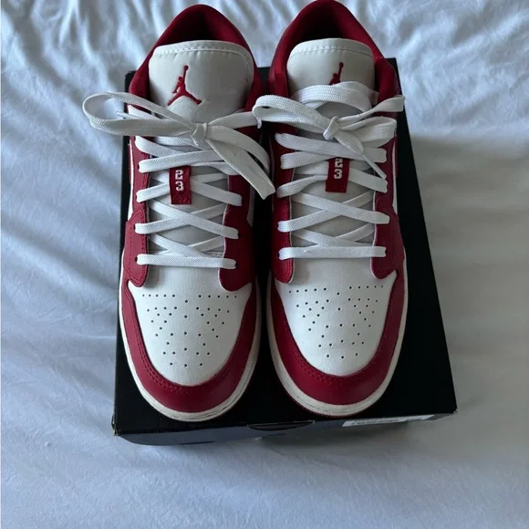 Jordan 1 Nike - Picture 2 of 3